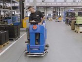 Industriereinigung im Lager von avitea Industrieservice