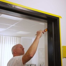 Malerdienstleistungen im Büro von avitea Industrieservice