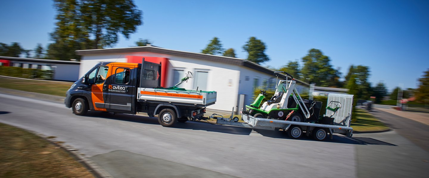 avitea Industrieservice Meisterbetriebe Garten- und Landschaftsbau Fahrzeuge in Bewegung