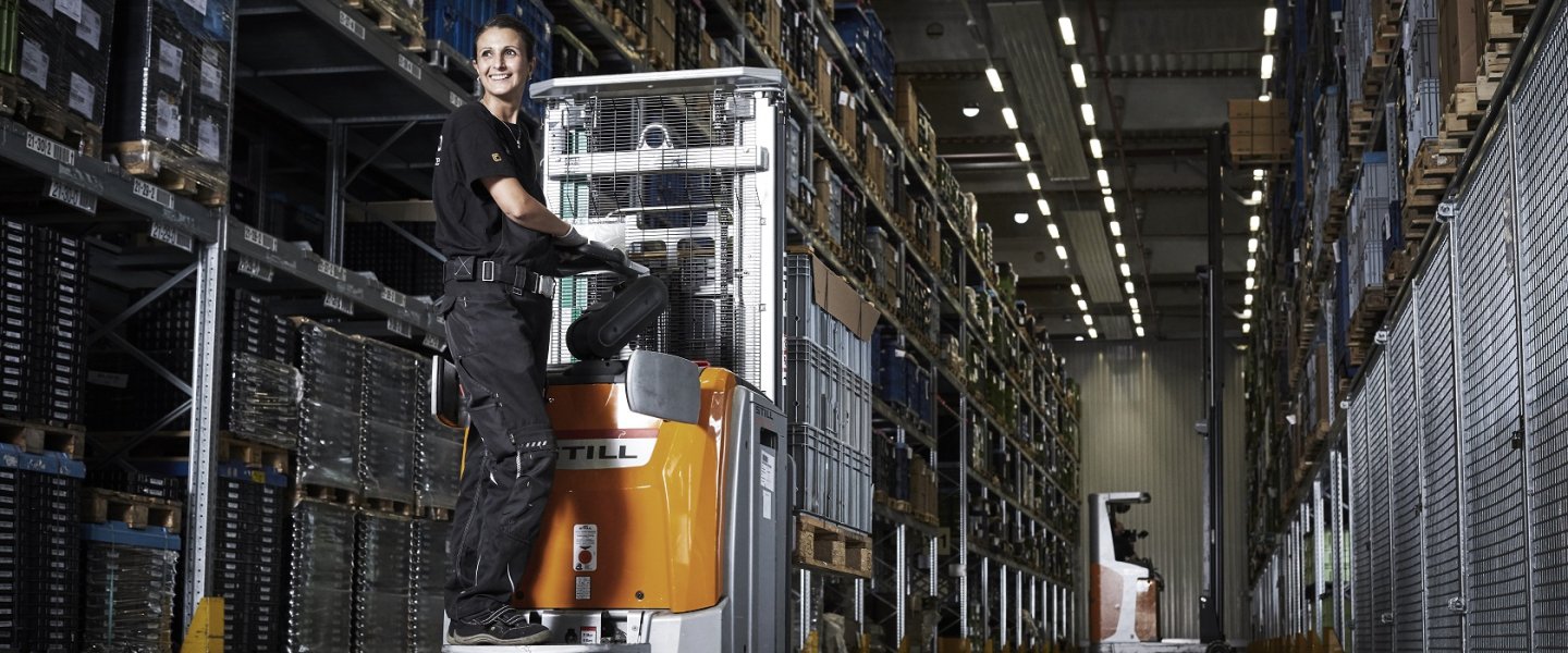 LSC Staplerfahrerin von avitea Industrieservice