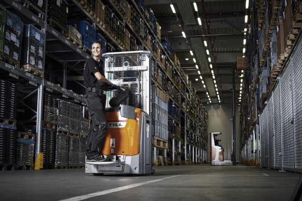 LSC Staplerfahrerin von avitea Industrieservice